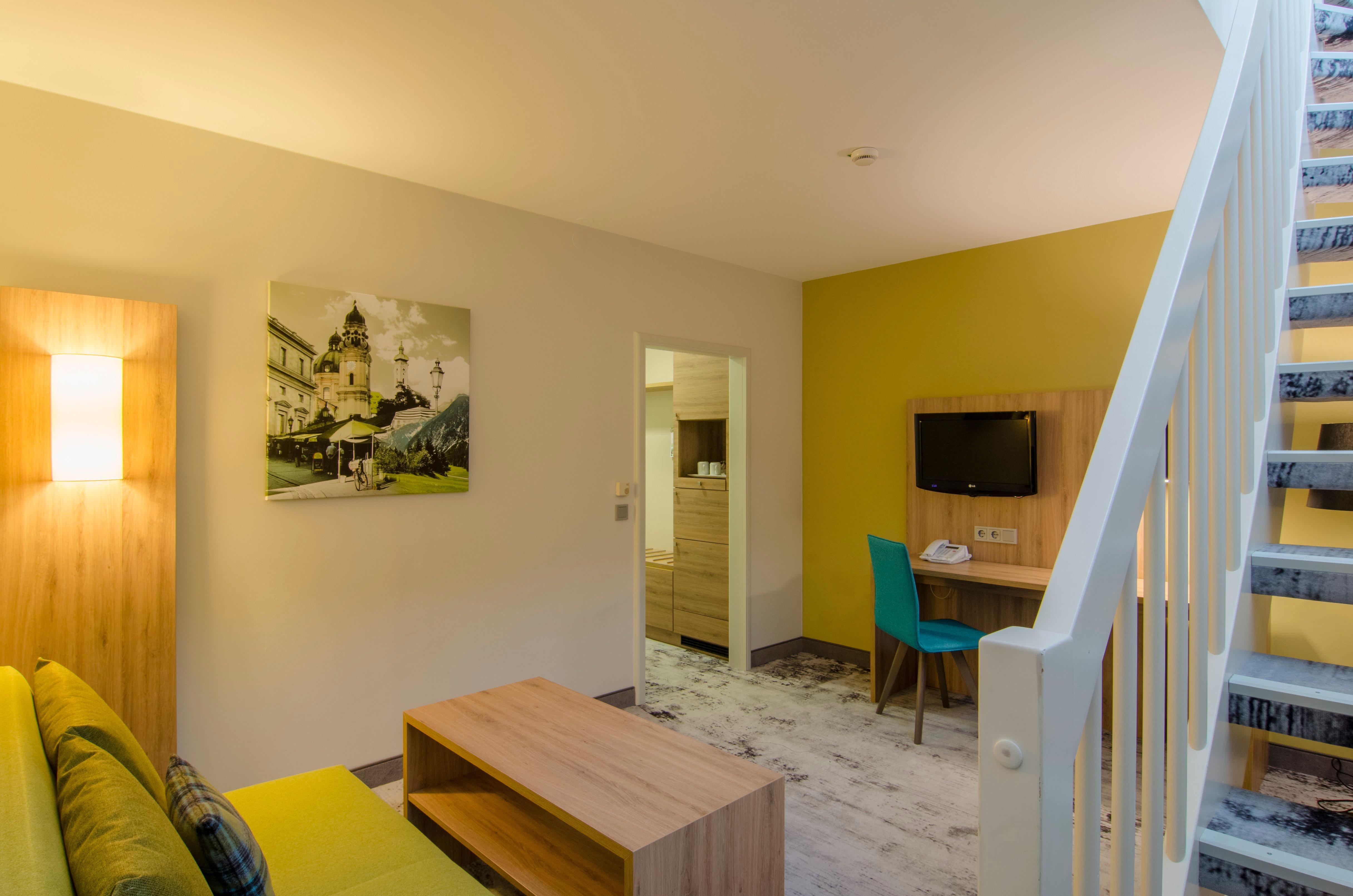 Holiday Inn Munich Unterhaching By Ihg Exterior photo