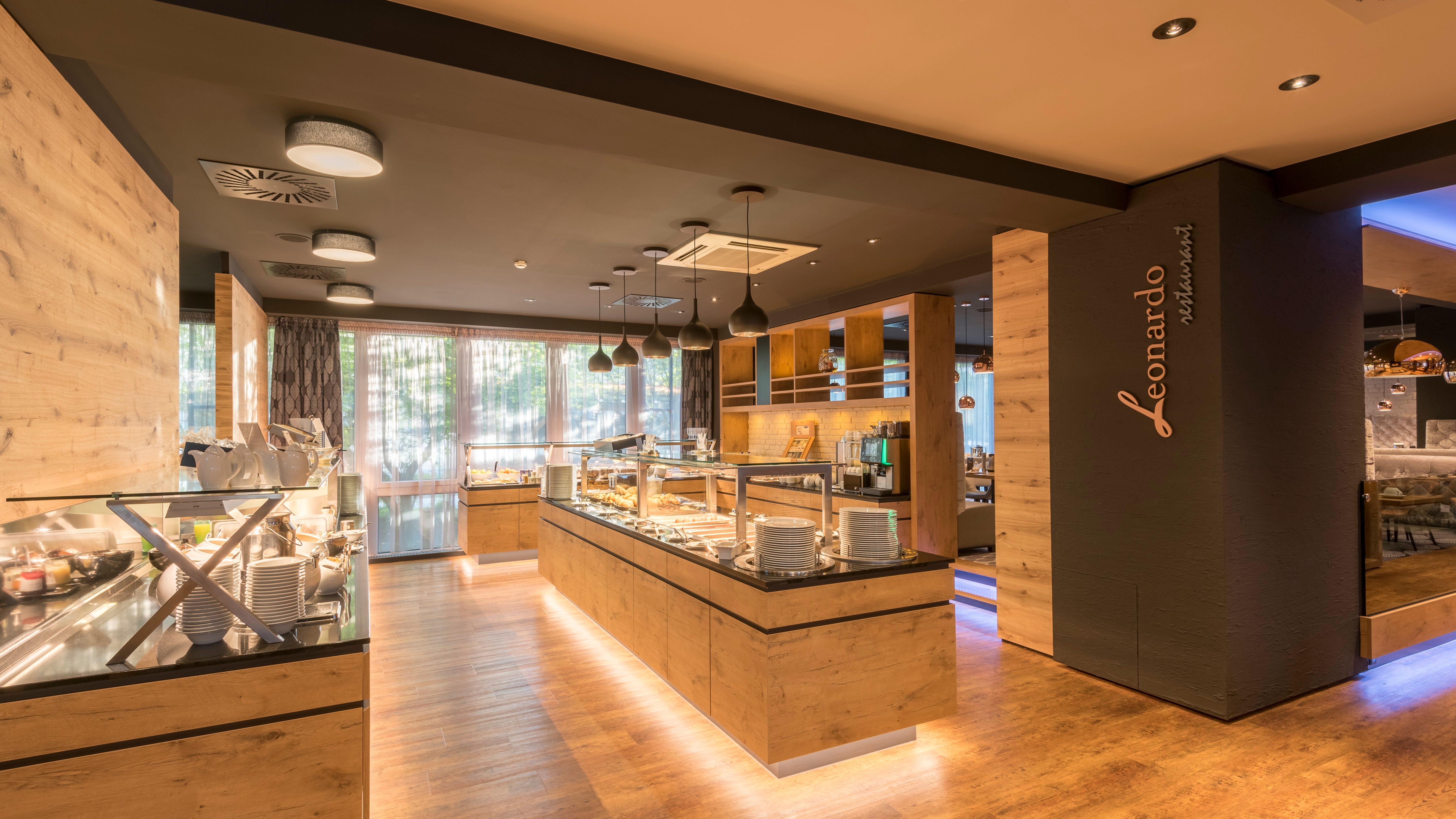 Holiday Inn Munich Unterhaching By Ihg Exterior photo
