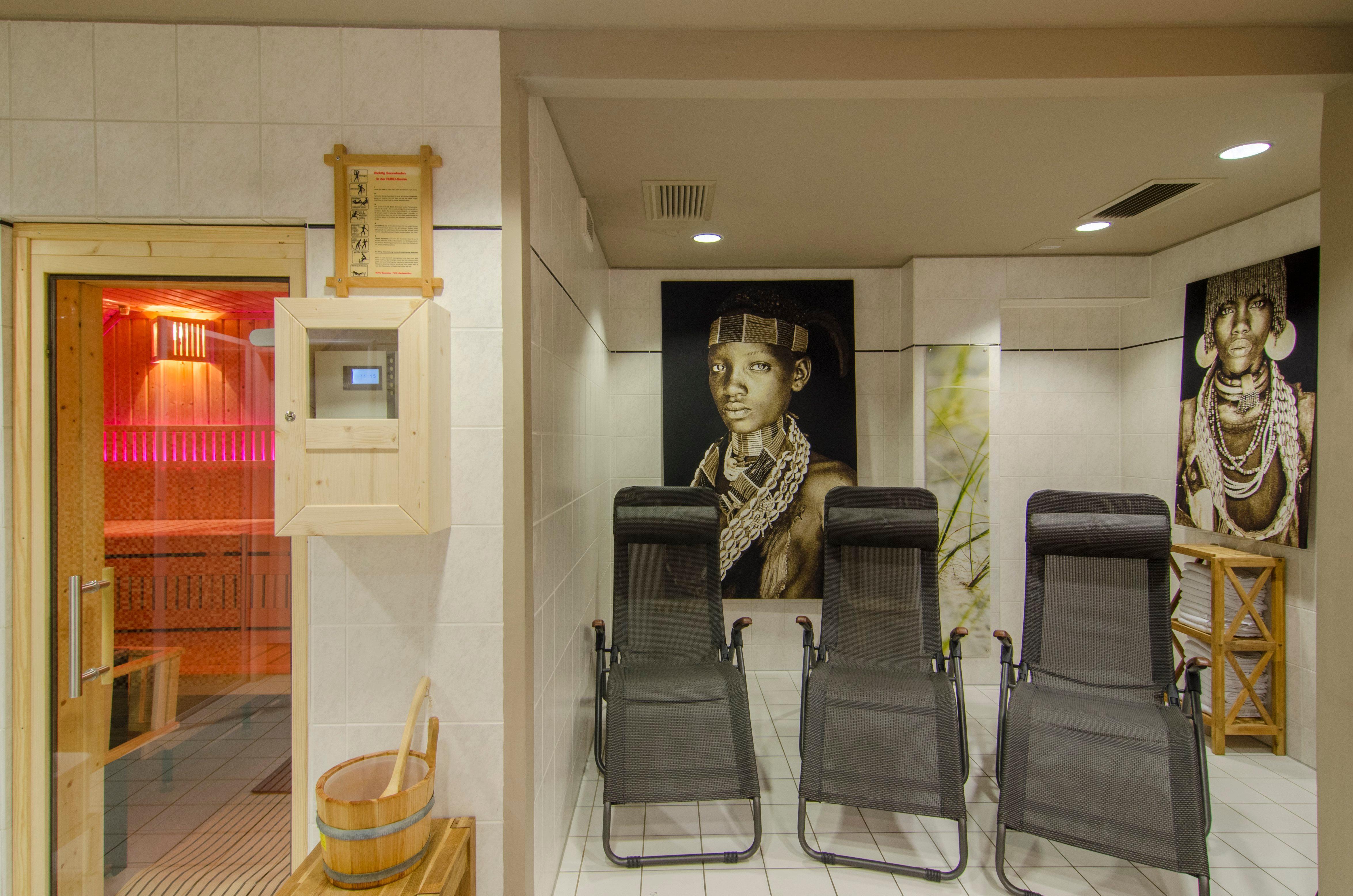Holiday Inn Munich Unterhaching By Ihg Exterior photo