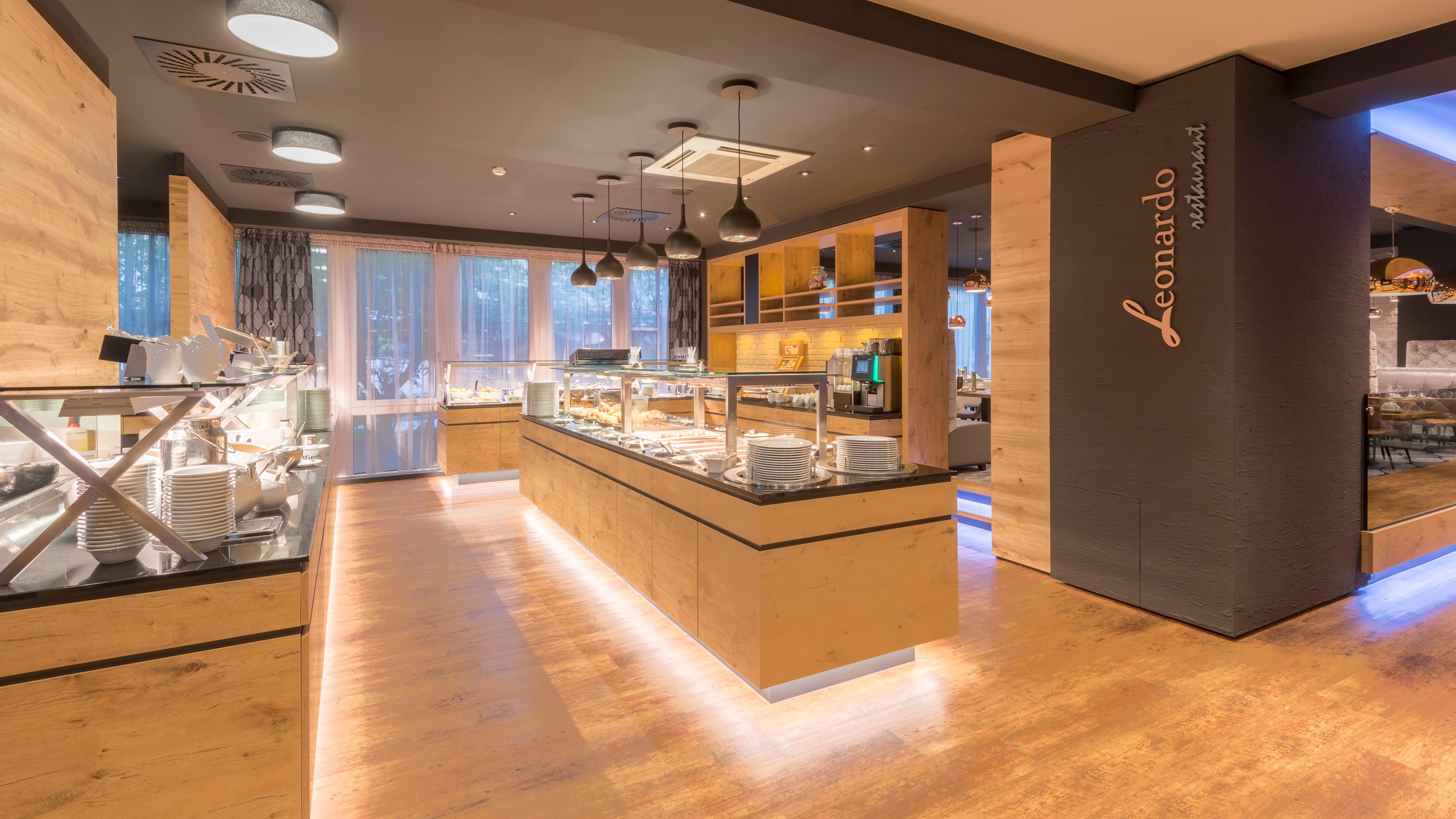 Holiday Inn Munich Unterhaching By Ihg Exterior photo