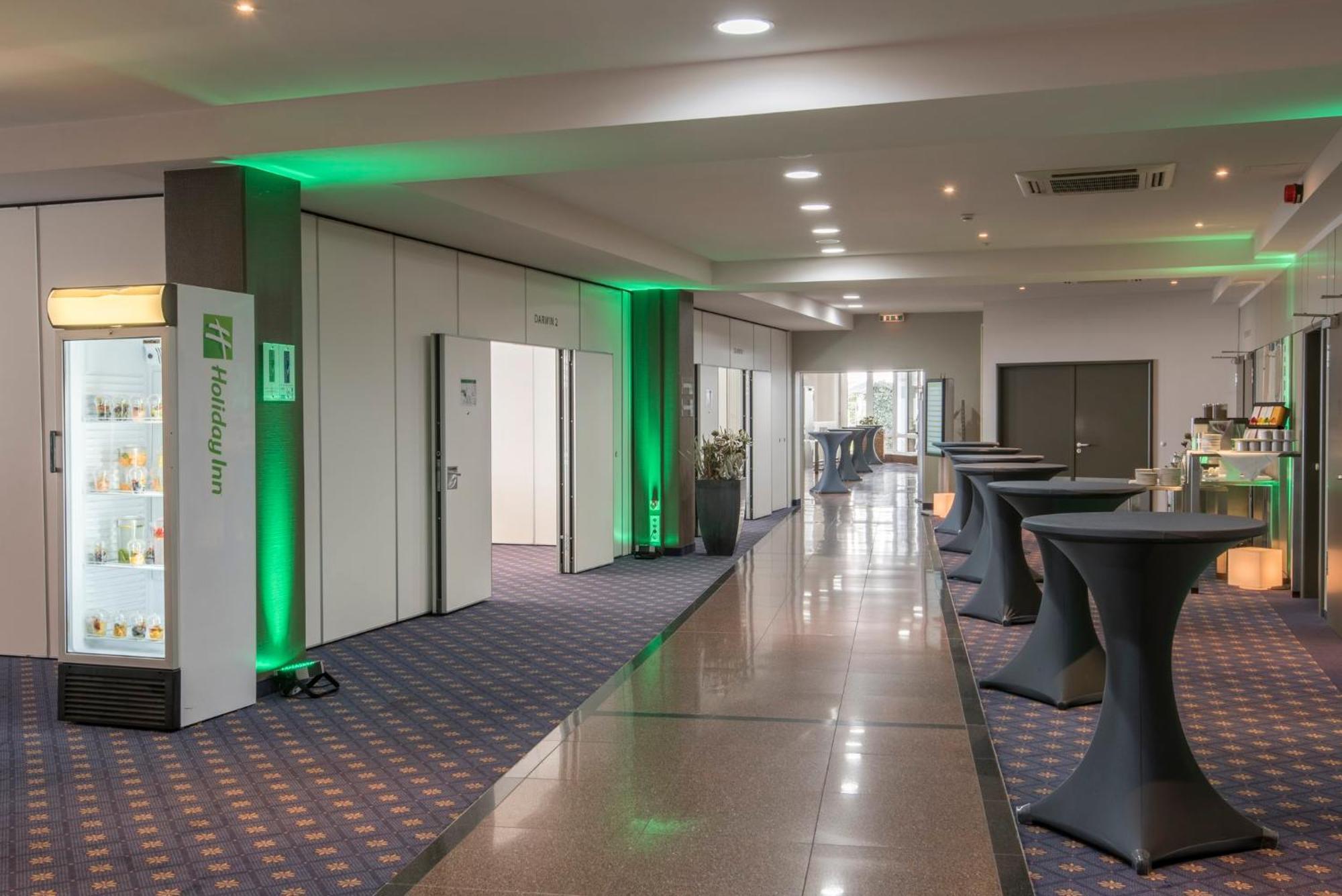 Holiday Inn Munich Unterhaching By Ihg Exterior photo