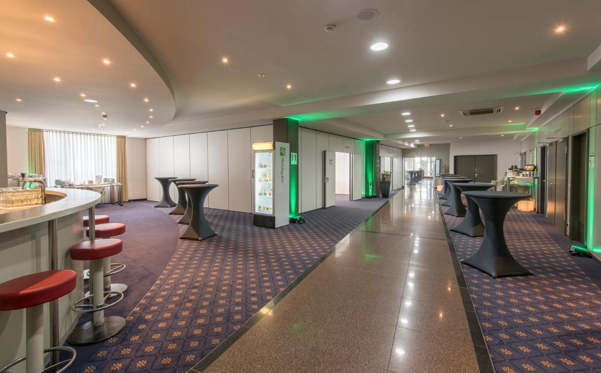 Holiday Inn Munich Unterhaching By Ihg Exterior photo